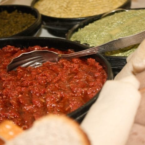Kitfo2C_Ayib_and_Injera.jpg